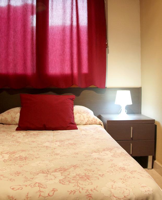 Hostal Cafeteteria Goya Barbastro Bilik gambar