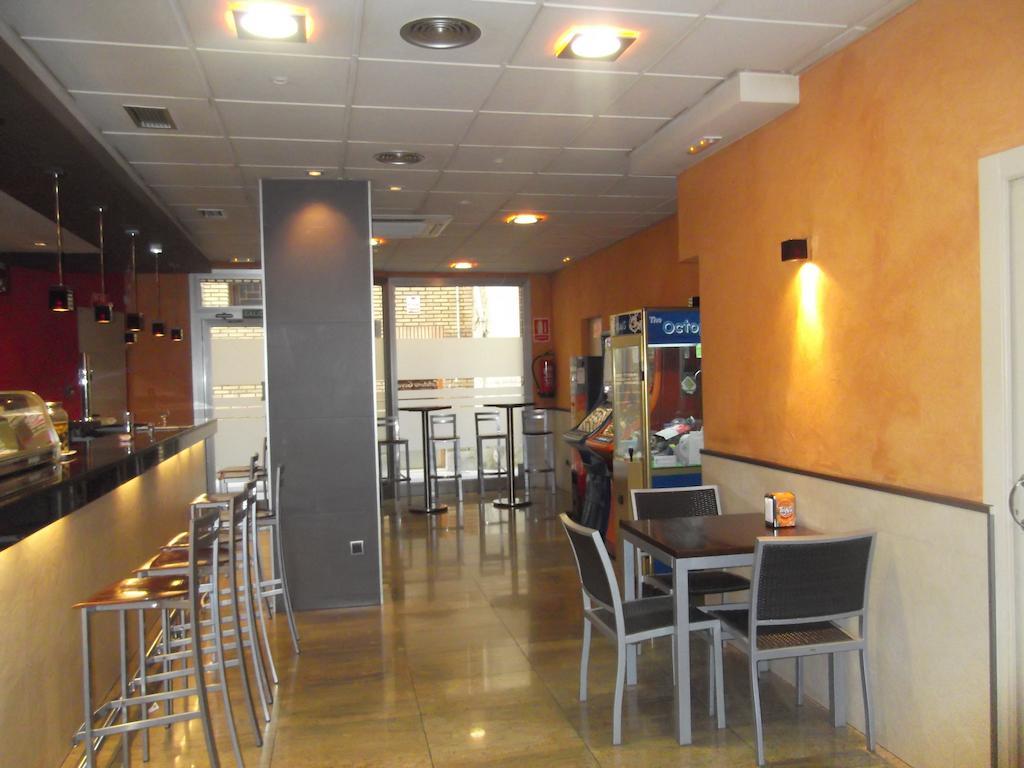 Hostal Cafeteteria Goya Barbastro Luaran gambar