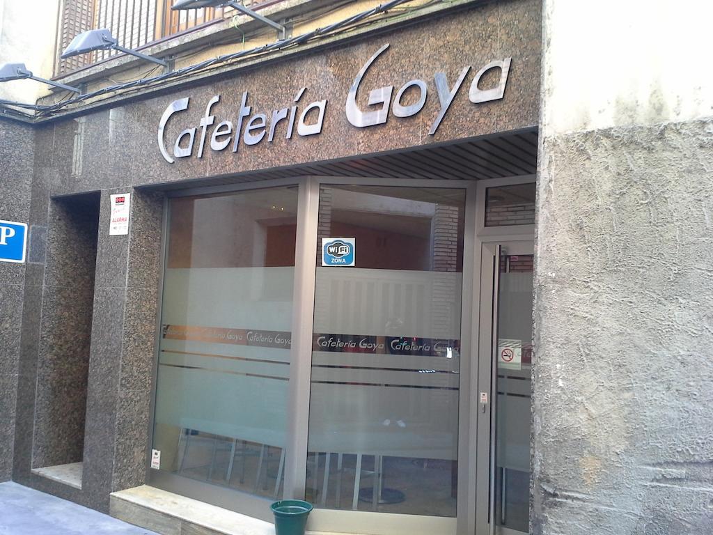 Hostal Cafeteteria Goya Barbastro Luaran gambar